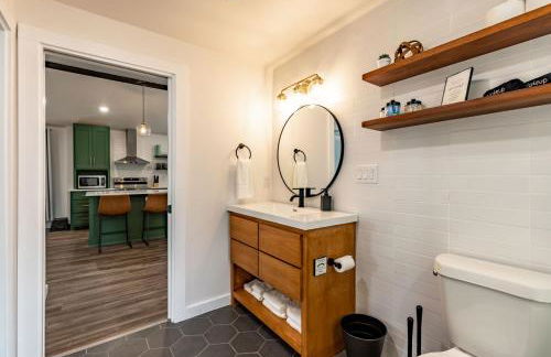 300 steps from Lake Hot Tub Fire Pit Game Room - Foto 25