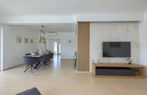 Brand new Villa Leny with heated pool - Foto 14