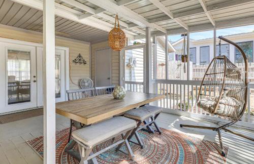 Oak Island Home w/ Fenced Yard, Walk to Long Beach - Foto 5