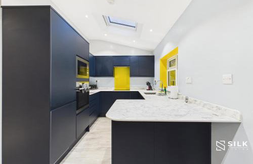 Refurbished 4-Bed, Open-Plan Living, Sleeps 10 - Foto 35