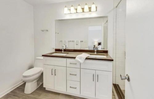 Month to Month and Seasonal Luxury Lakefront 5 bed 5 5 bath Estate Home - Foto 14