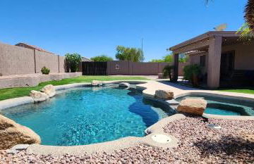 Cozy spacious house, pool heater, spa, firepit - Foto 19