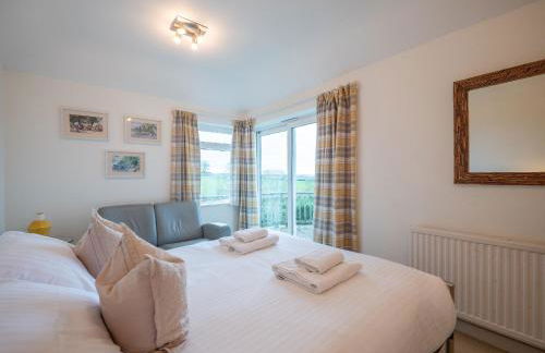 Spacious Coastal Retreat with Sea Views - Foto 59