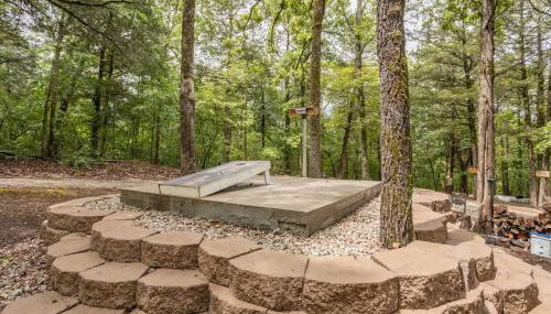 Table Rock Lake Cabin - The Cedars #1 with Lake Access Hot Tub Outdoor Pool - Foto 2