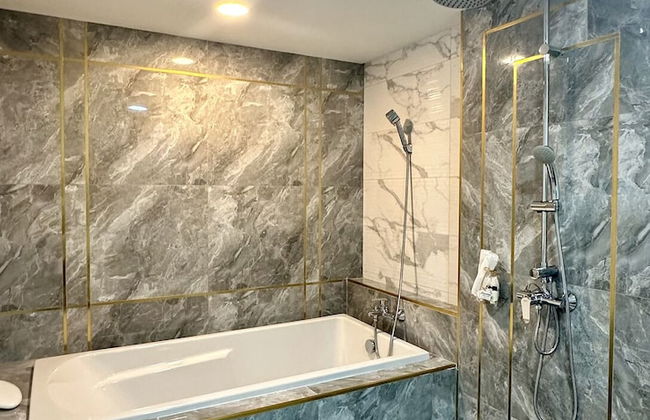 arunsakhon luxury condo - Photo 19