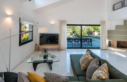 Gregorys Private Luxury Villa with Heated Pool & Gardens - Foto 9