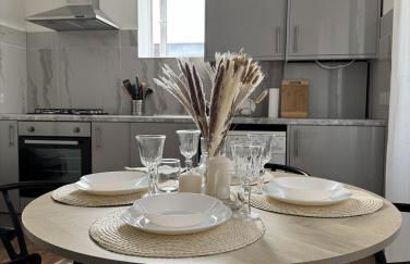 Ealing ,South Ealing, ,Richmond park ,Heathrow airport,Gunnesbury park,London - Foto 19