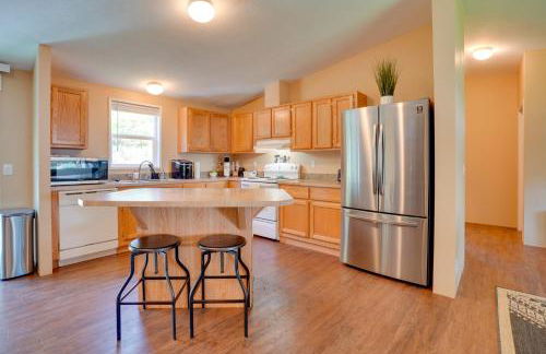 Lovely Detroit Home with Deck - Walk to Town! - Foto 7