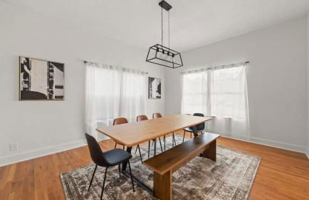 Modern Moroccan Villa w/ Firepit, BBQ + Game Room! - Foto 2