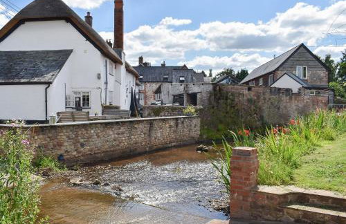 Fair Maid - Photo 26