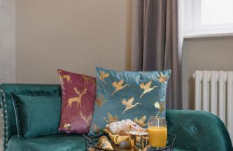 4 bedroom home with Garden, Game room, Parking- Esho Stays - Foto 33