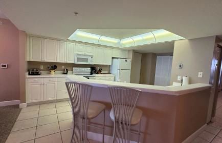 Oceanfront Large Condo in Charming Daytona Beach Shores - Photo 22