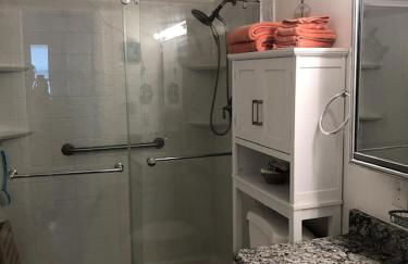 Bayside 1st Floor OC 2 br/1ba pool condo close to Jolly Roger/Convention Center - Foto 13