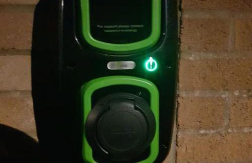 Spacious 5 Bedroom 11 Guest Family House in Horsham - Photo 20