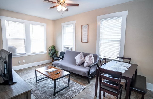 Cozy 2br/1ba Near Downtown Sleeps 8 - Foto 17