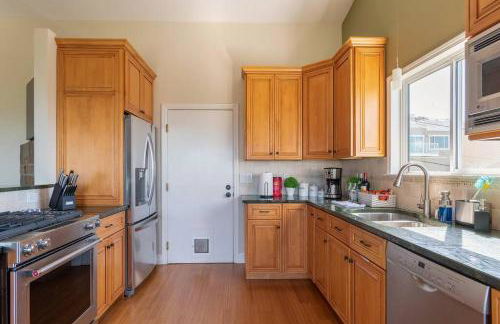 Ocean View Retreat Mins to Beaches & Trails - Photo 28