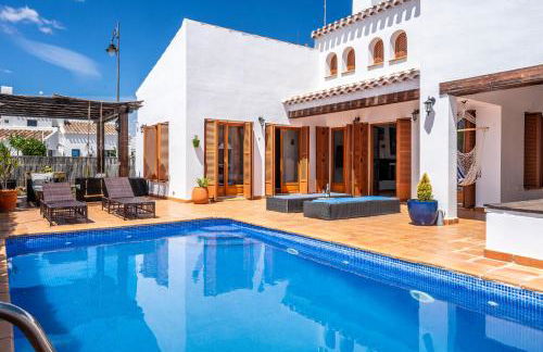 Villa with sunny private pool in golf resort - child friendly! - Foto 1