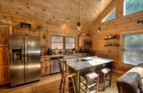 Honeymoon Getaway in woods near NOC and Smoky Mtn RR - Foto 5