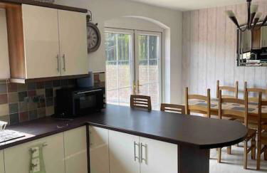 Spacious 4 bedroom house with large garden - Foto 17