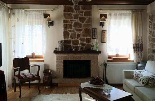 Alexadras Guesthouse - Photo 16