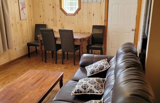 Stunning 2-bed House - Photo 12