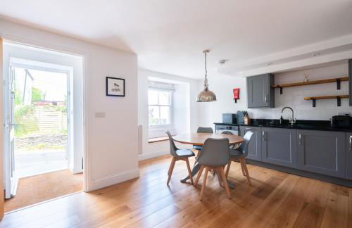 Georgian Apartment with Courtyard in Boscastle - Ideal for Couples and Families - Foto 11