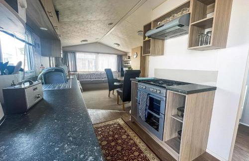Homely 8 Berth Caravan In Essex, At Steeple Bay Ref 36046E - Foto 7