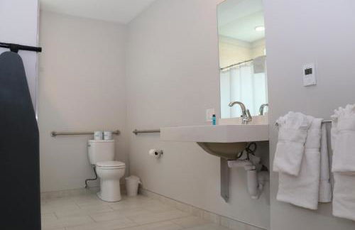 A Stylish Stay w/ a Queen Bed, Heated Floors.. #21 - Foto 10