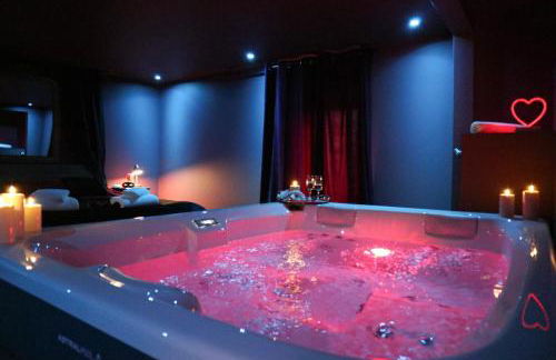 LE MOULIN DES PLAISIRS atypical SM experience - Foto 14