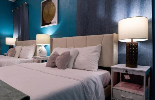 Entire Private Home with 5 Bedrooms 4 Bathrooms 3000 Sq ft Villa, Pool, Hot Tub, Nature, Garage, Winery, Available Now - Foto 77