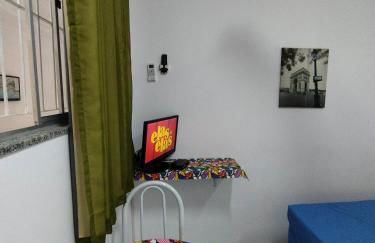 Seu Apto Praia da Costa 6 com Cama Casal e Opcional Pequena Cama Solteiro Simples Barato Local Excelente Ar Cond TV Microondas Todo seu Centro - Foto 5