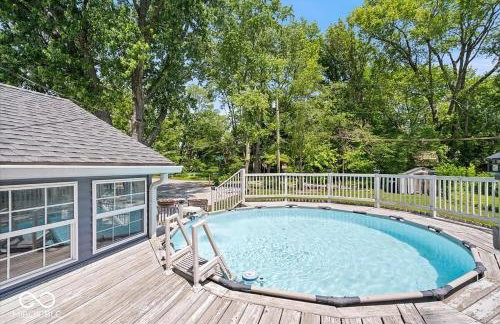 Downtown Whitestown with King Suite and Pool - Foto 22