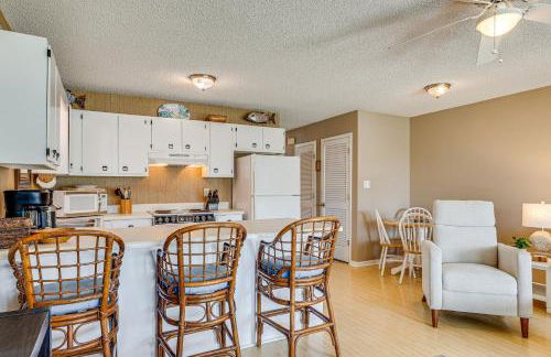 Emerald Isle Condo Near Beach with Screened Porch! - Foto 9