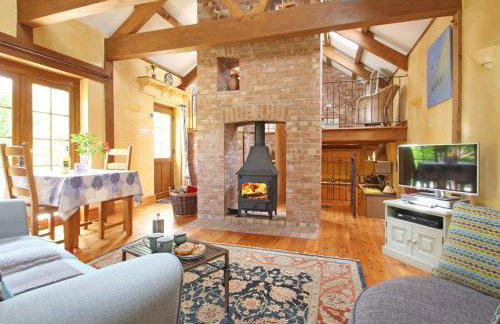 Summer House - Photo 1