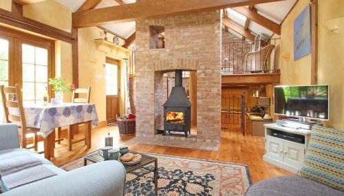 Summer House - Photo 1