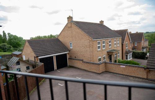 Chichele House, sleeps 8, Nr Rushden Lakes, allocated parking, corporate welcome - Foto 32