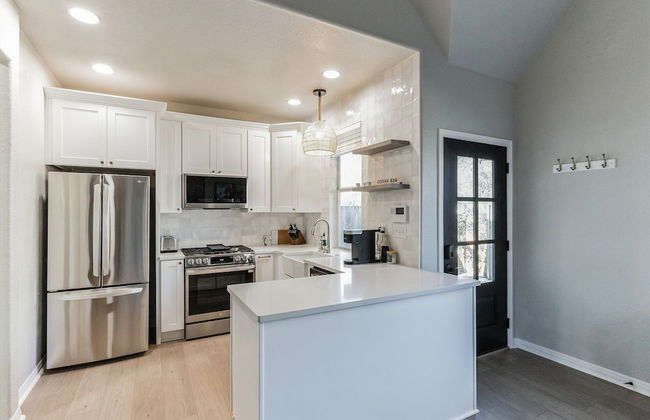 Retreat in Bouldin Creek Walkable to Restaurants - Photo 10