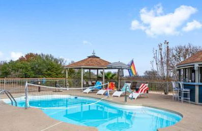 Scenic 5-Acre Retreat with Hot Tub Pool & Game Room - Foto 10