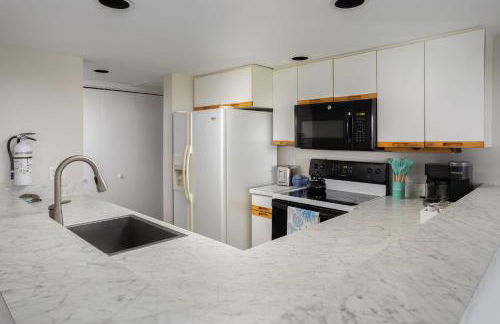 Oceanfront 3 bed 2 bath Condo Pool Pvt Bch Access - Foto 12