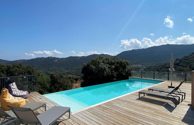 Beautiful Villa With Pool and sea View - Foto 23