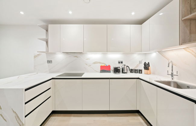 Executive 1 & 2 Bed Apartments in the Heart of London, Free WiFi by City Stay London - Photo 4