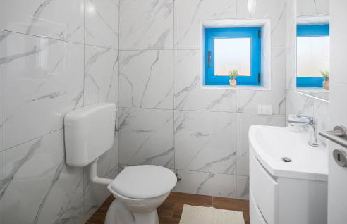 2 Bedroom Cozy Home In Visnjan - Photo 23