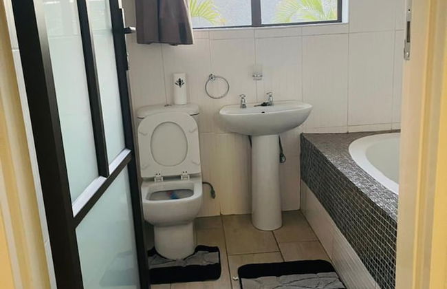 Lovely 3 bed in Selborne Park With Pool - 2234 - Foto 24