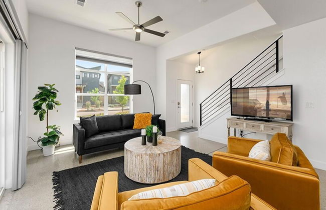 Gorgeous Townhome Steps From the Brewery District! - Foto 12