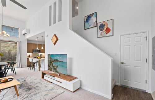 # Marbella Lane-Elegant 3BR Getaway with Superb Views - Foto 14