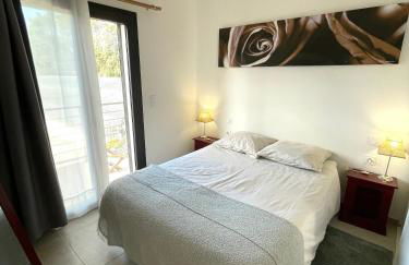 Tiny house avec terrasse privée - Parking - Fibre TV - Foto 2