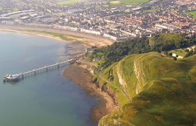 Wrexham Central Stay Apartment Six - Photo 23