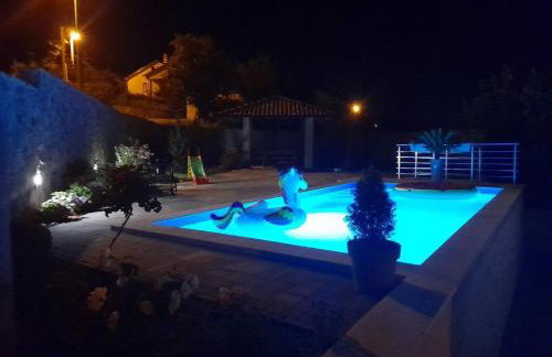 Villa Lemily - Five Bedroom with Swimming Pool - Photo 41