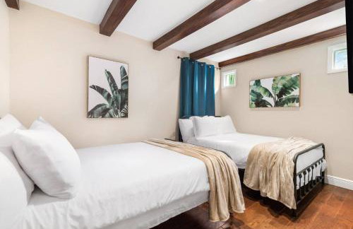 2 Homes • Hot Tubs x2 • Heated Pool • Fire Pit - Foto 27