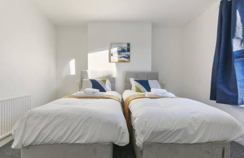 Prime Location Stylish 4-Bed House near Trent Br - Foto 8